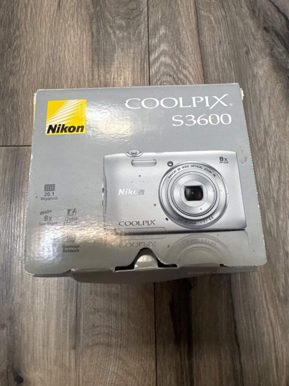 Nikon Coolpix S3600 Digital Camera 20.1MP 8x Optical Zoom Accessories & Box